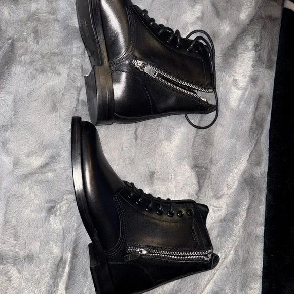 Saint Laurent new with box boots size 40 great condition - Picture 5 of 13